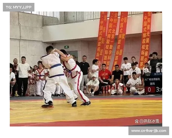 湖南摔跤文化走进校园 新化中小学首设搏击课程促进传统体育传承 湖南摔跤文化走进校园 新化中小学首设搏击课程促进传统体育传承